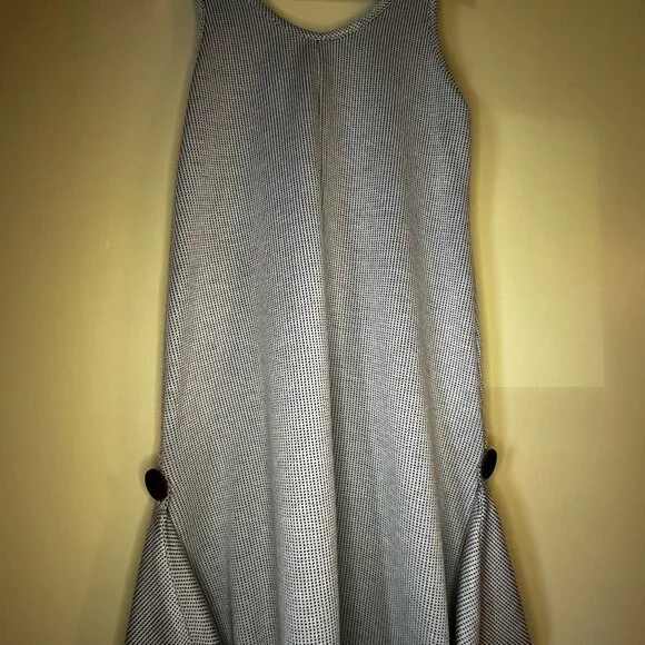 Funky BIG button Dress - Picture 3 of 12